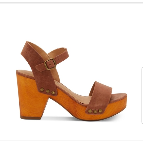 trisa wood sandals